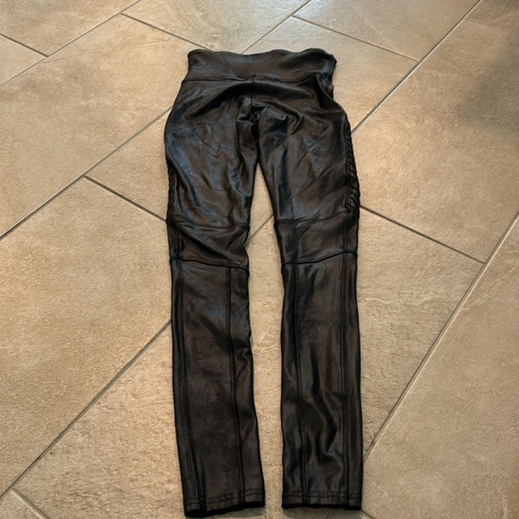 Spanx Faux Leather Leggings - Picture 7 of 7